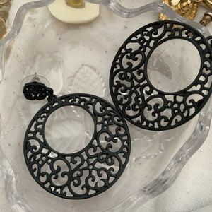 VINTAGE MATTE BLCK EARRINGS